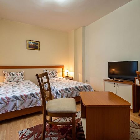 Primavera 1 Hotel Pazardzhik Ngoại thất bức ảnh
