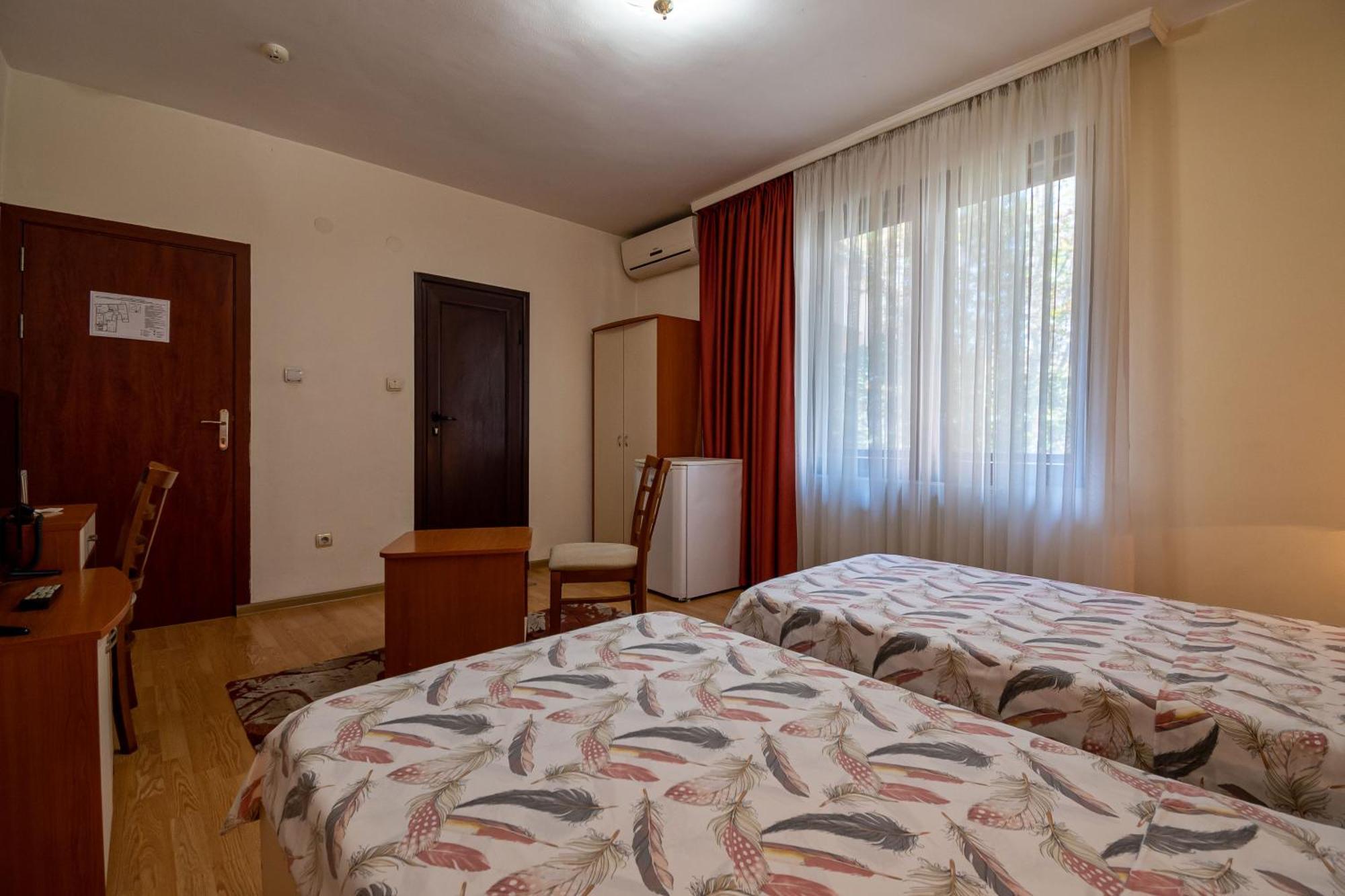 Primavera 1 Hotel Pazardzhik Ngoại thất bức ảnh