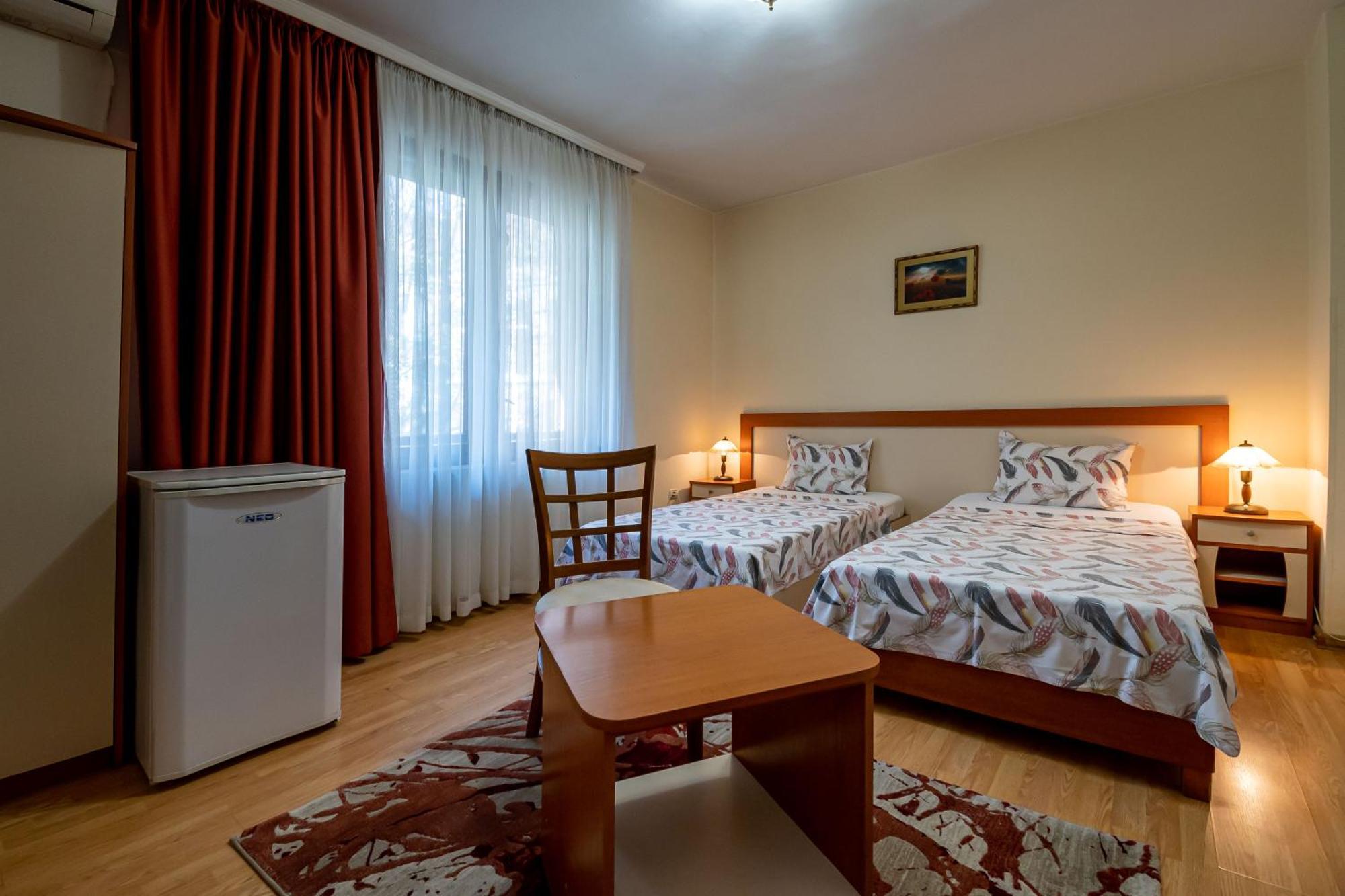 Primavera 1 Hotel Pazardzhik Ngoại thất bức ảnh